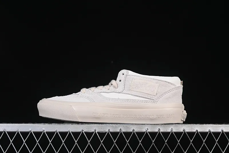 All categories Vans Vans series Vans Mid Vans China Vans Half Cab 33 Vans official retro casual simple versatile skateboard shoes VN000EFY7VJ